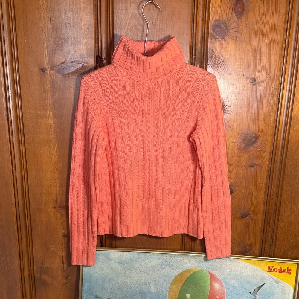 Vintage cashmere Elegant Coral Turtleneck Sweater